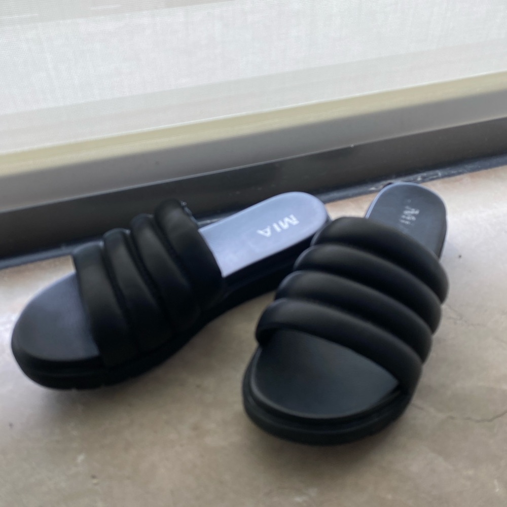 MIA Black Sporty Slide Sandals